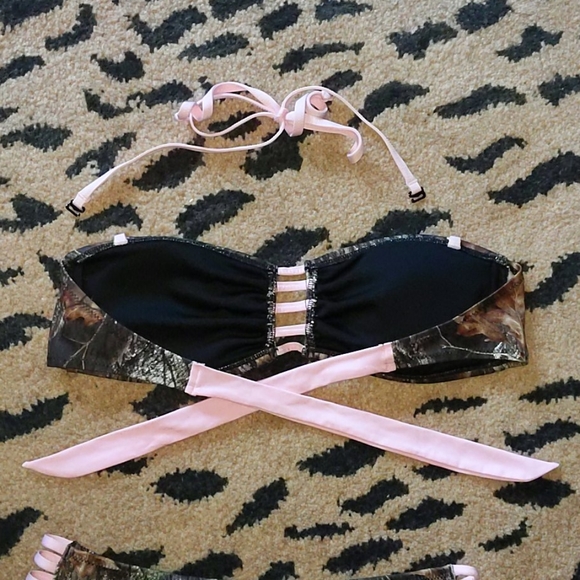 Sexy Camouflage Bikini with Pink Accents - Picture 5 of 9